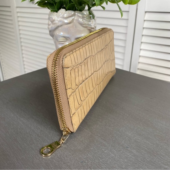 Abas Croc Leather Zip Wallet - Picture 3 of 10